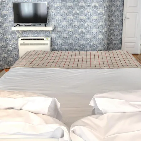 דירה Three & Bedrooms *