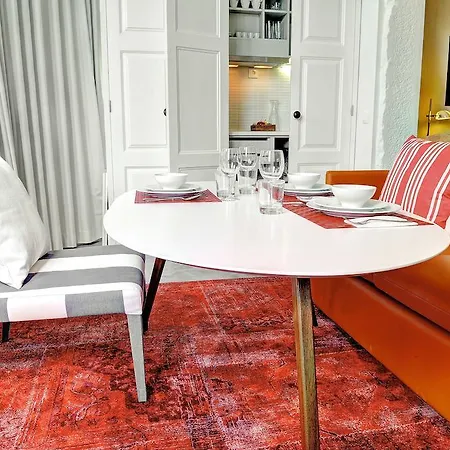 Lejlighed Three & Bedrooms