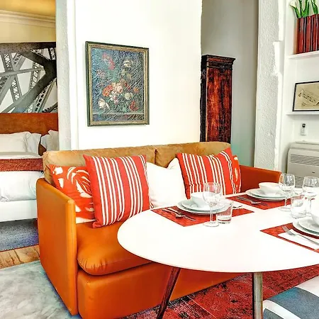 Lejlighed Three & Bedrooms *